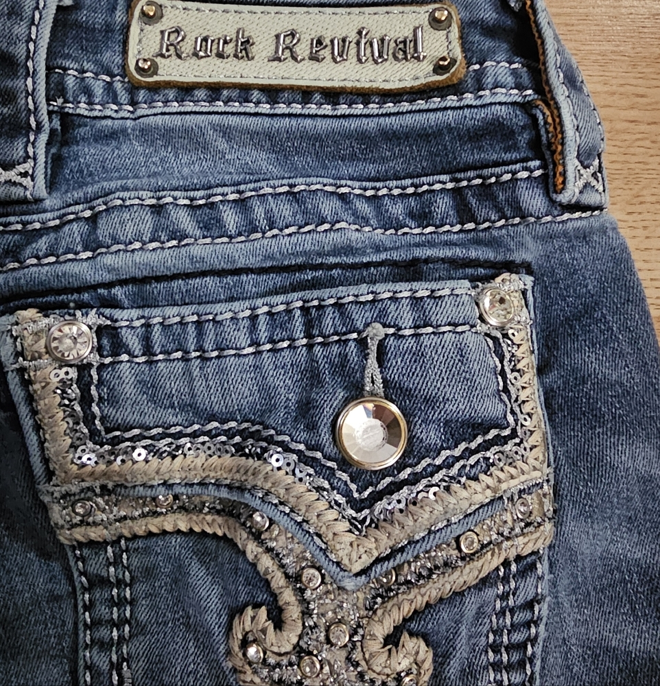 Rock Revival "Betty" Jeans Ornate Stitching and Rhinestones Size 25